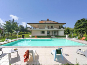 Alluring Apartment in Tavullia with Swimming Pool, Tavullia